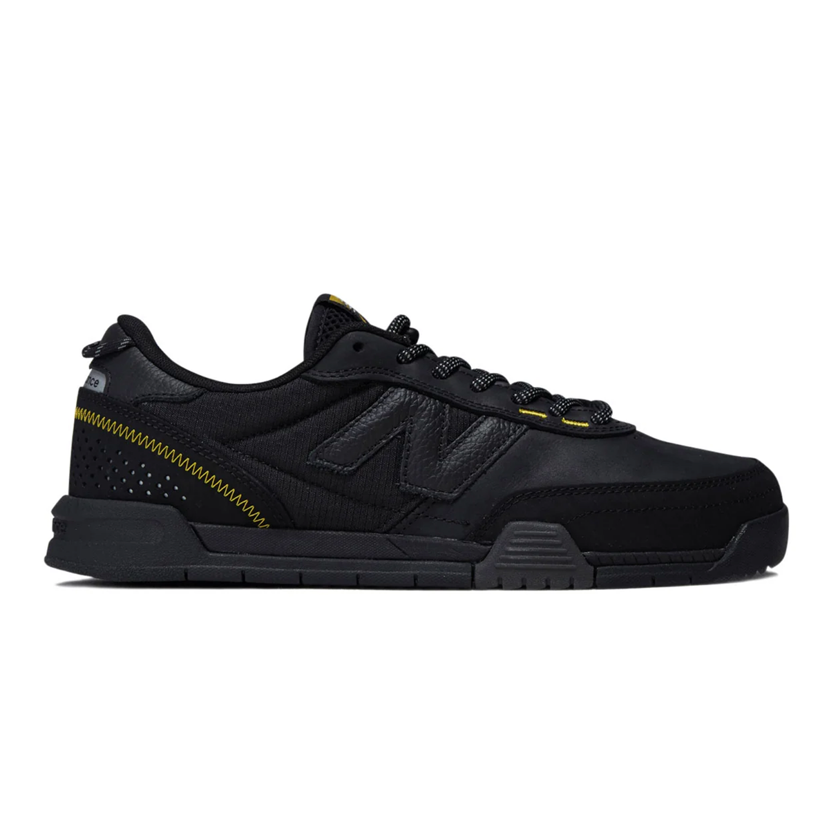 New Balance NM 400Wv2 Shoe - Black/Black